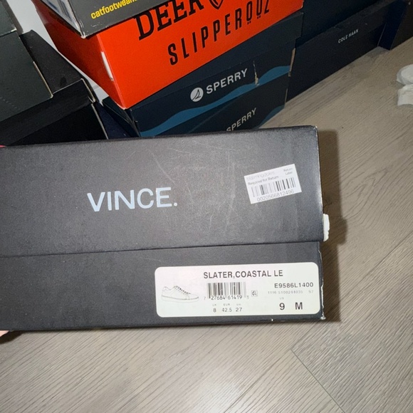 NWT NO BOX Vince Slater Sneakers - 100% Exclusive